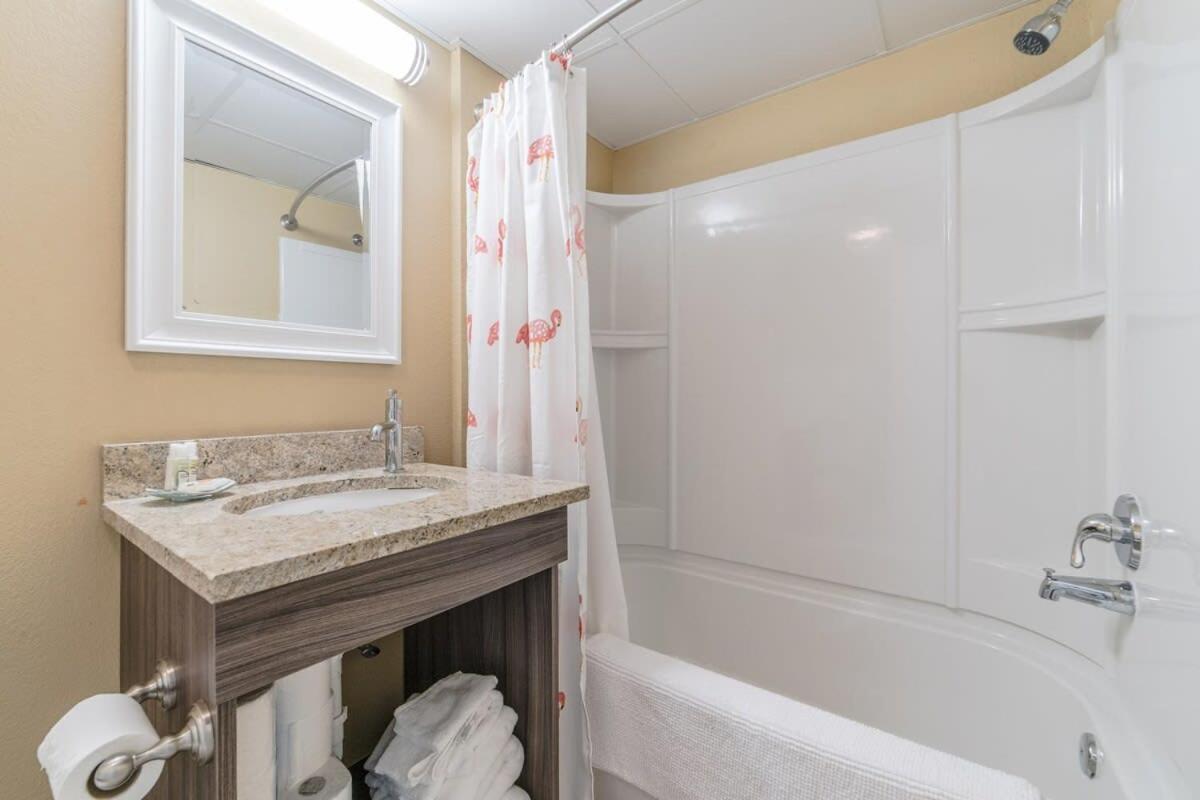 Ground Floor Ocean Front Studio - Caravelle Resort 124 Myrtle Beach Ngoại thất bức ảnh
